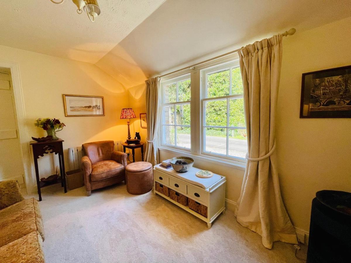 Carnell Country Estate & Holiday Cottages In Ayrshire Hurlford Exterior foto