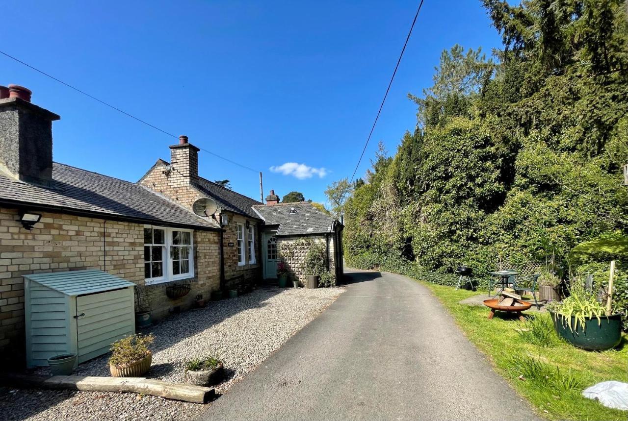 Carnell Country Estate & Holiday Cottages In Ayrshire Hurlford Exterior foto